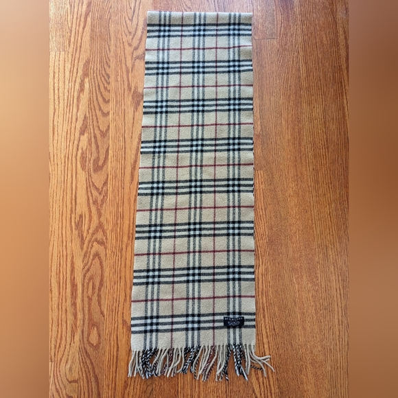 Authentic vintage Burberry classic check wool scarf. Made in London unisex - Picture 1 of 3